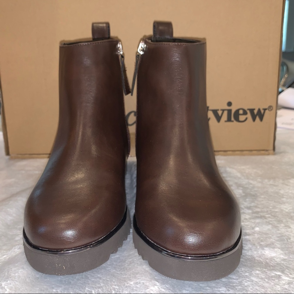 4 pairs of 7 Wide Width boots, Fiona, Comfortview